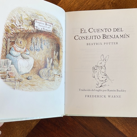 TRIO OF ADORABLE BEATRIX POTTER BOOKS - IN SPANISH - Picture 3 of 6